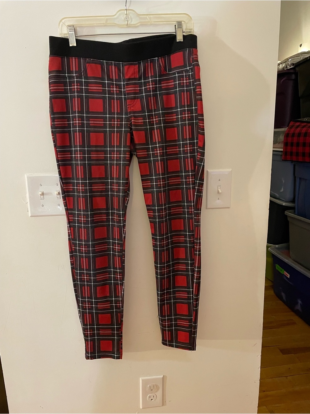 Plaid Red and Black Leggings Size L